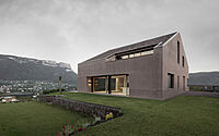 007-villa-pavol-mikolajcaks-modern-masterpiece-cornaiano