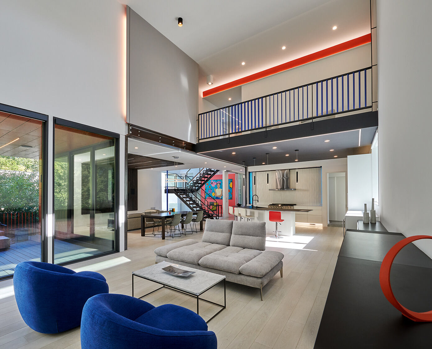 Casa Blanco: The Perfect Family Abode with Colorful Flair