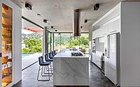 010-residncia-sr-seamlessly-blending-indoor-outdoor-spaces