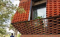 010-tile-nest-uncovering-unique-brick-house-design-vietnam