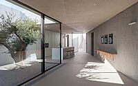 012-latypi-residence-embracing-cycladic-tradition-modern-design