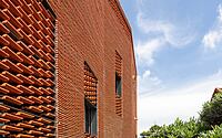 012-tile-nest-uncovering-unique-brick-house-design-vietnam