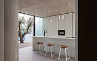 013-latypi-residence-embracing-cycladic-tradition-modern-design