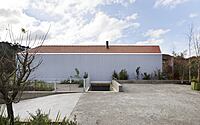 013-xinzo-house-marrying-minimalism-practicality-spain