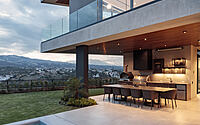 014-paralelogramo-house-luxury-meets-nature-heart-quito