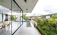 016-residncia-sr-seamlessly-blending-indoor-outdoor-spaces