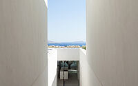 018-latypi-residence-embracing-cycladic-tradition-modern-design