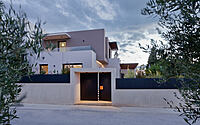 019-delta-house-mastering-geometric-intrigue-modern-greek-architecture