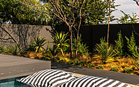 019-villa-meyersdal-contemporary-design-meets-johannesburg-charm