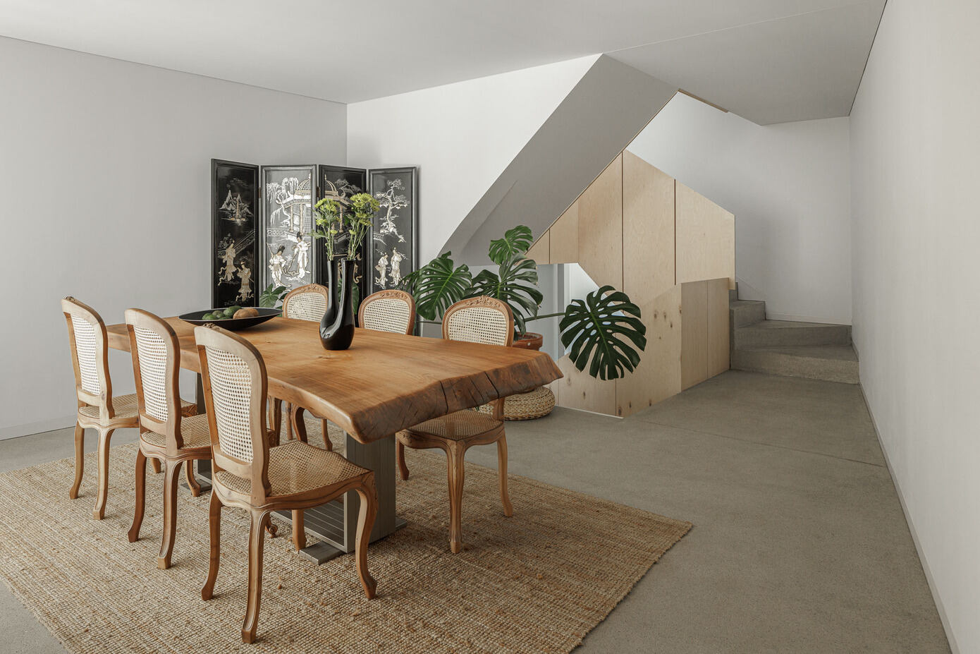 Casa Vertical: Vertical Living Redefined by Tsou Arquitectos