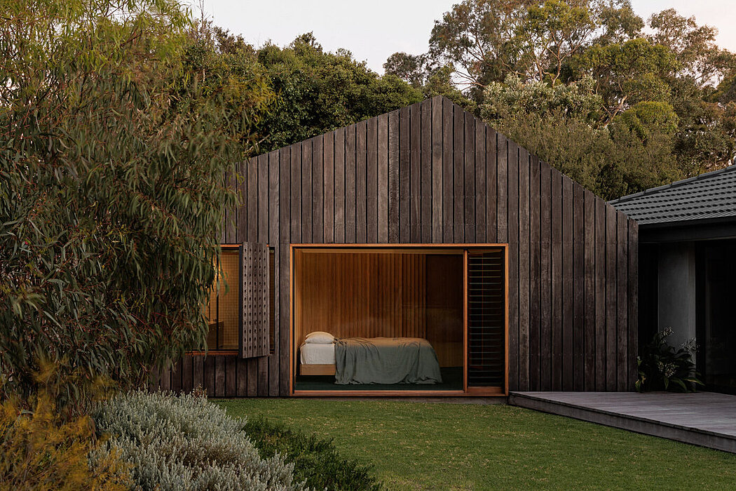 Point Lonsdale House: A Modern Transformation by Solomon Troup Architects