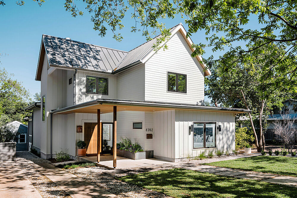 Shoalwood Residence: Savor the Charm of Traditional Austin Architecture - 1