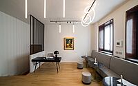 002-elas-real-estate-office-harmonious-blend-classic-modern-design