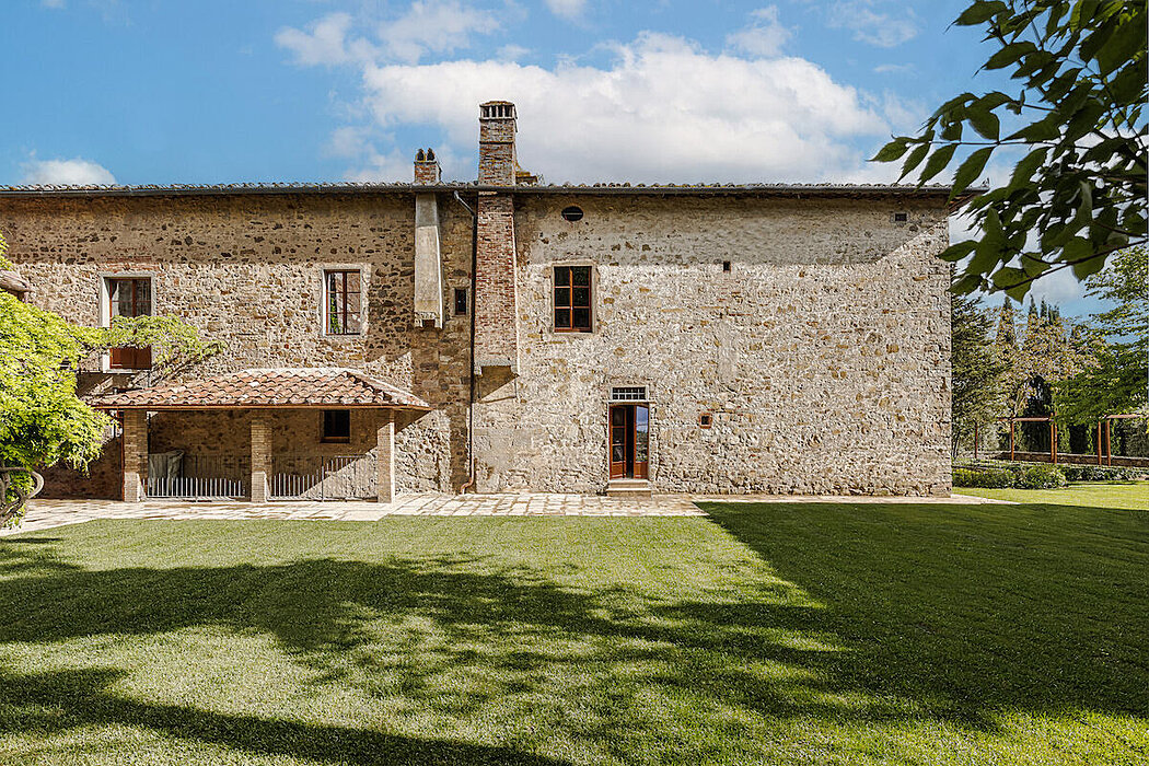 Pieve Aldina: Where Tuscan Farmhouse Meets Modern Luxury - 1