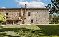 002-pieve-aldina-tuscan-farmhouse-meets-modern-luxury