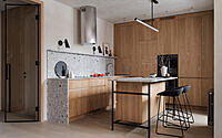 006-pushkino-apartment-crafting-harmony-natural-tones