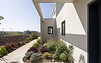 008-nahalal-house-fusion-modernity-country-charm-tel-mond