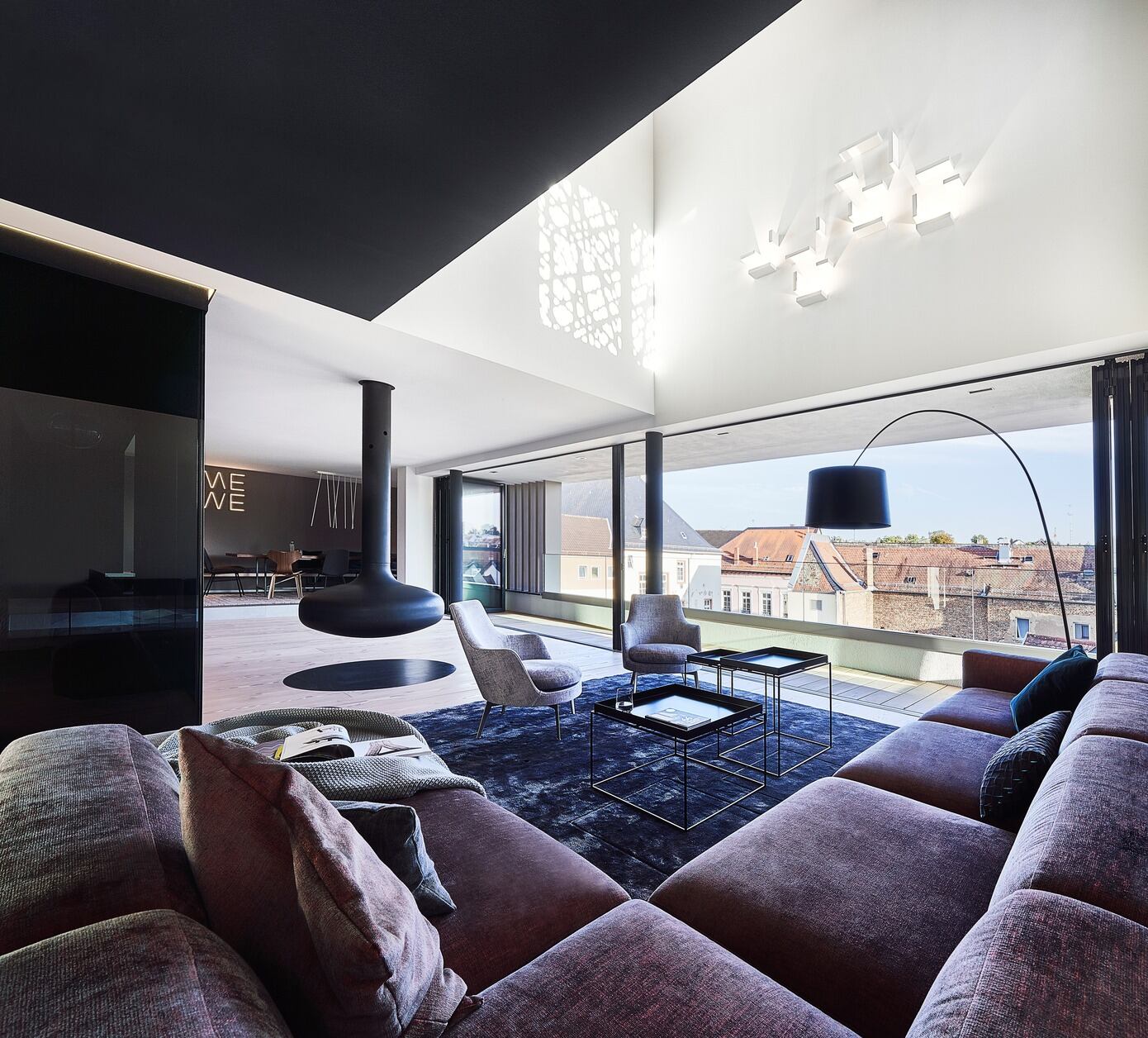 Penthouse Frankfurt: Modern Luxury Meets Garden Serenity