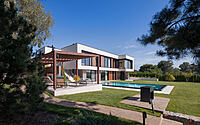 019-bolshakovas-home-modern-country-house-oasis