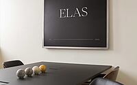 019-elas-real-estate-office-harmonious-blend-classic-modern-design