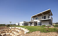 024-nahalal-house-fusion-modernity-country-charm-tel-mond