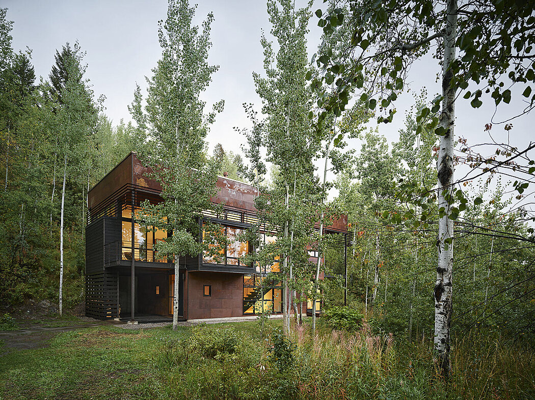 Paintbrush Residence: Embracing Nature in a Two-Story Wyoming Home - 1