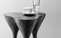 tripod-side-table-a-unique-blend-of-archaism-and-modernity-002