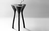tripod-side-table-a-unique-blend-of-archaism-and-modernity-006