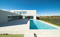 001-alamo-house-minimalist-masterpiece-fran-silvestre-arquitectos
