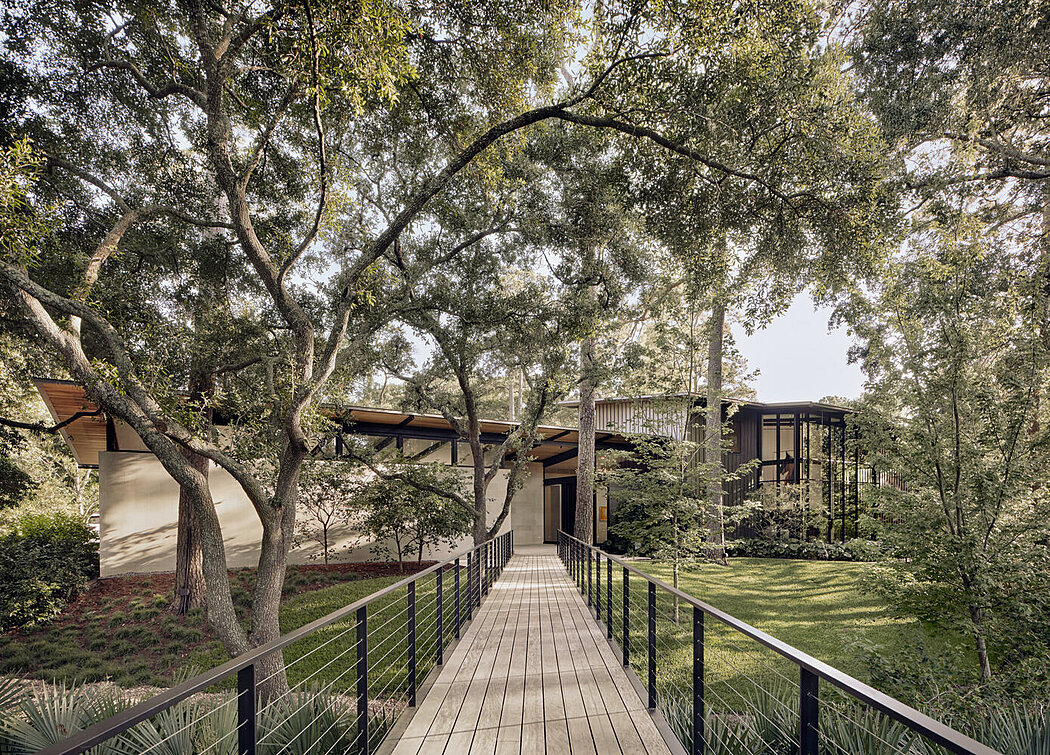 Bridge House: A Testament to Green Living in Houston - 1