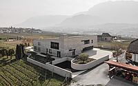 002-visibilio-house-modus-architects-modern-spin-traditional-italian-design