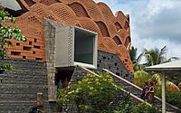 003-gadi-house-contemporary-indian-architecture-immersed-maharashtras-rich-legacy