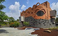 008-gadi-house-contemporary-indian-architecture-immersed-maharashtras-rich-legacy