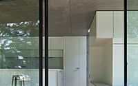 008-house-mbp-concrete-design-meets-timeless-elegance
