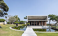 009-watermoon-tea-house-concrete-design-enhances-natural-beauty