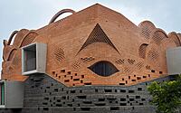 013-gadi-house-contemporary-indian-architecture-immersed-maharashtras-rich-legacy