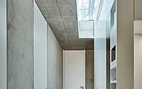 017-house-mbp-concrete-design-meets-timeless-elegance