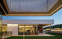 025-concrete-11-standard-modern-portuguese-architecture