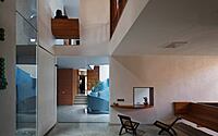 030-gadi-house-contemporary-indian-architecture-immersed-maharashtras-rich-legacy