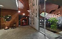 033-gadi-house-contemporary-indian-architecture-immersed-maharashtras-rich-legacy