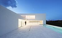 102-alamo-house-minimalist-masterpiece-fran-silvestre-arquitectos