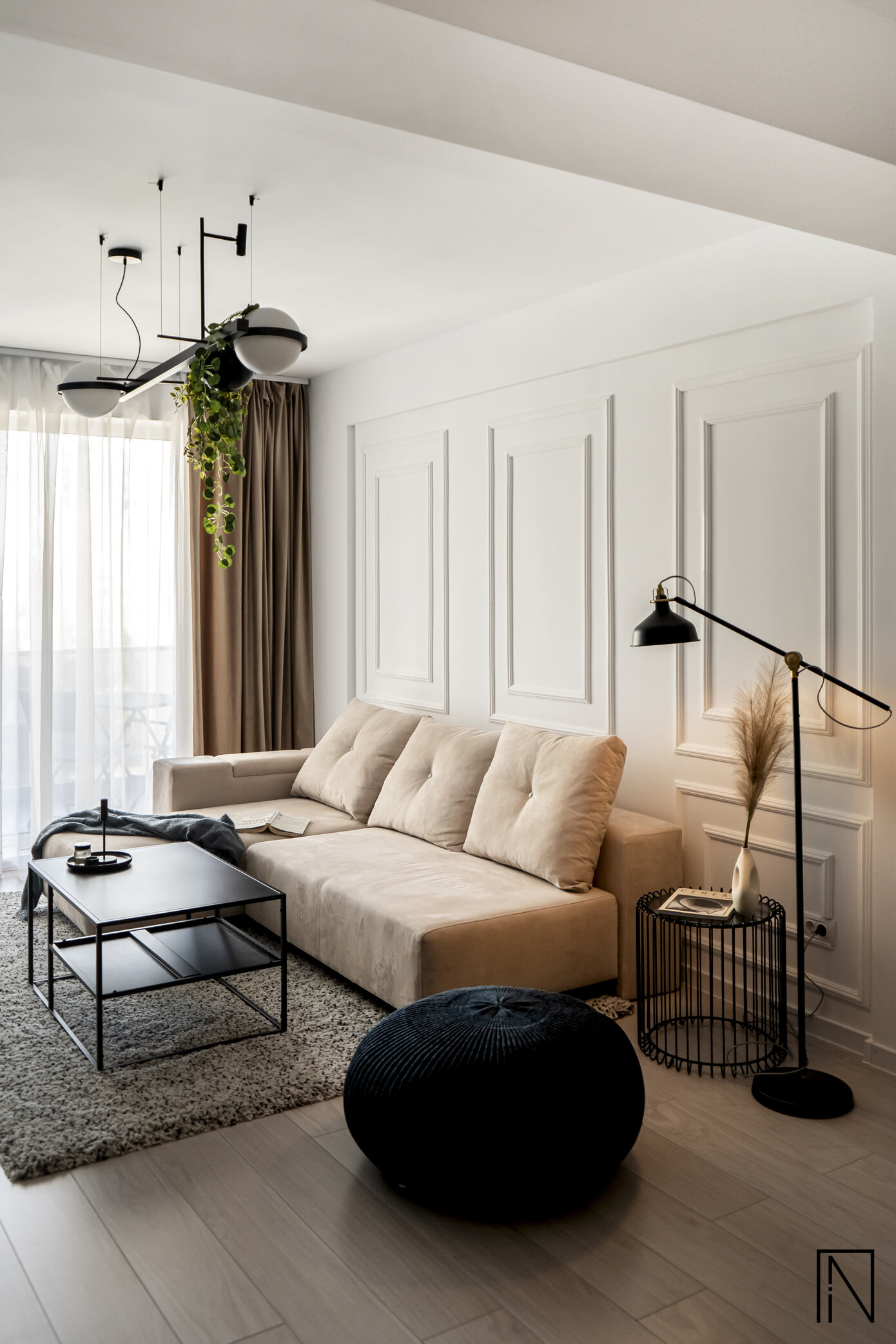 Azurblau Aesthetic: Chic One-Bedroom Living Redefined