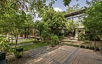 kalrav-villa-a-luxurious-blend-of-traditional-and-contemporary-design-004