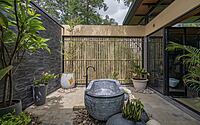 kalrav-villa-a-luxurious-blend-of-traditional-and-contemporary-design-011