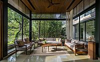 kalrav-villa-a-luxurious-blend-of-traditional-and-contemporary-design-036