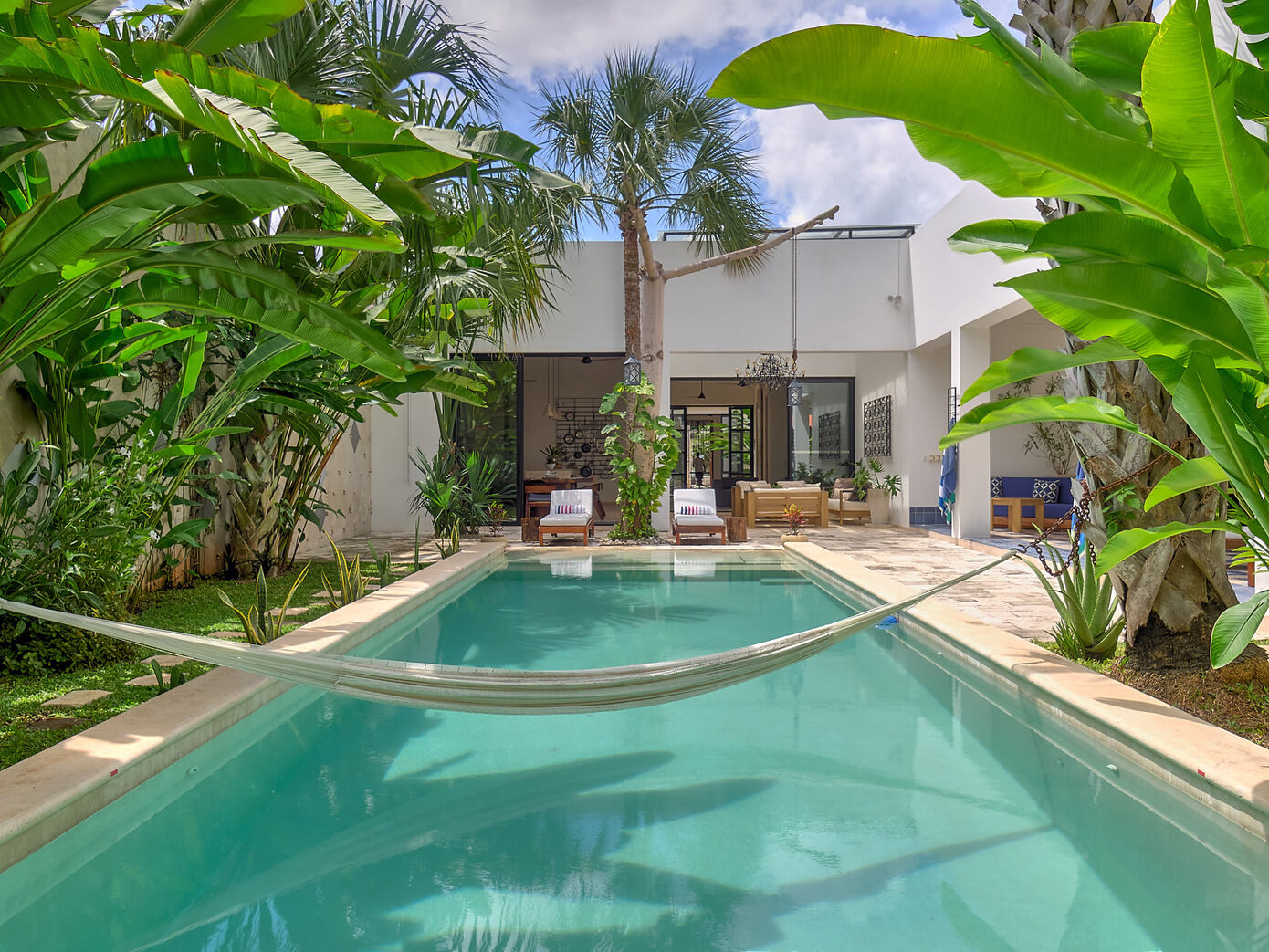 Casa Paraíso Azul: Embodying Mérida’s Modern Architectural Spirit