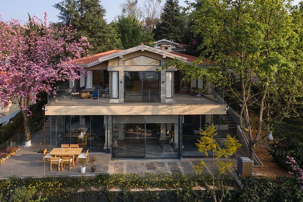 House Rooted in the Soil: Kiki Archi’s Nature-infused Luxury in Kunming