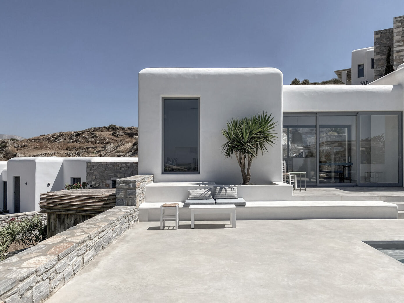 Naxos Villas: Blending Tradition with Naxos’ Natural Slopes