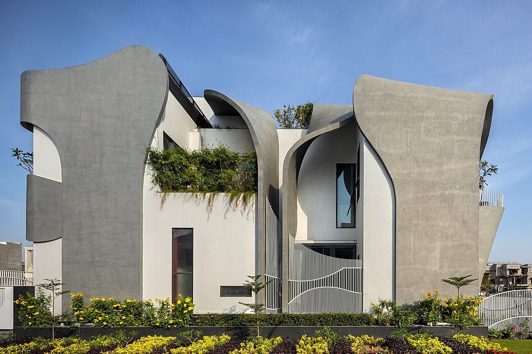 The Ribbon House: A Fluid Journey of Concrete and Emotion in Mohali - 1