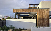 001-sorrento-house-jost-architects-versatile-coastal-masterpiece